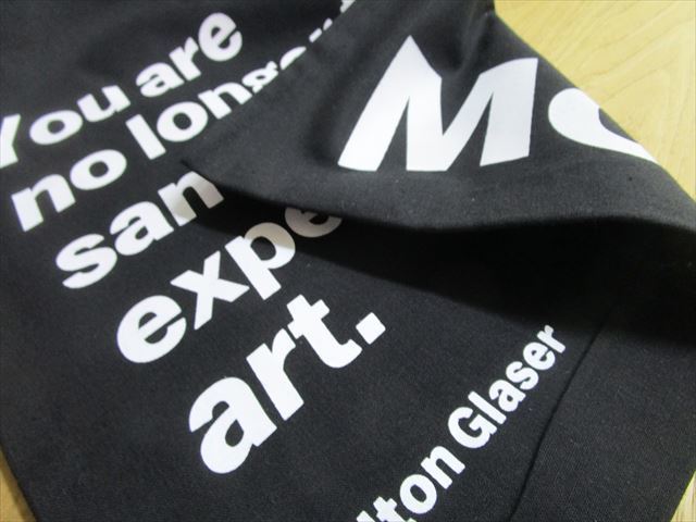 新品未使用★ＭＯＭＡ（モマ）ミルトン　グレイサー メッセージトートバッグ（アートを体験すると・・・）ニューヨーク近代美術館黒N85　_（縦×横×マチ）40.5×35×なし