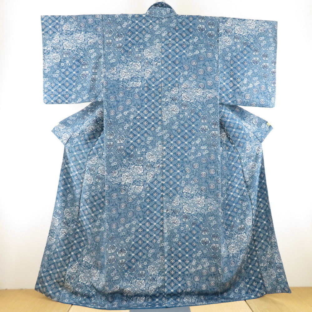 小紋 縮緬 花唐草文様 袷 広衿 青色 正絹 カジュアル着物 仕立て上がり 身丈163cm 美品