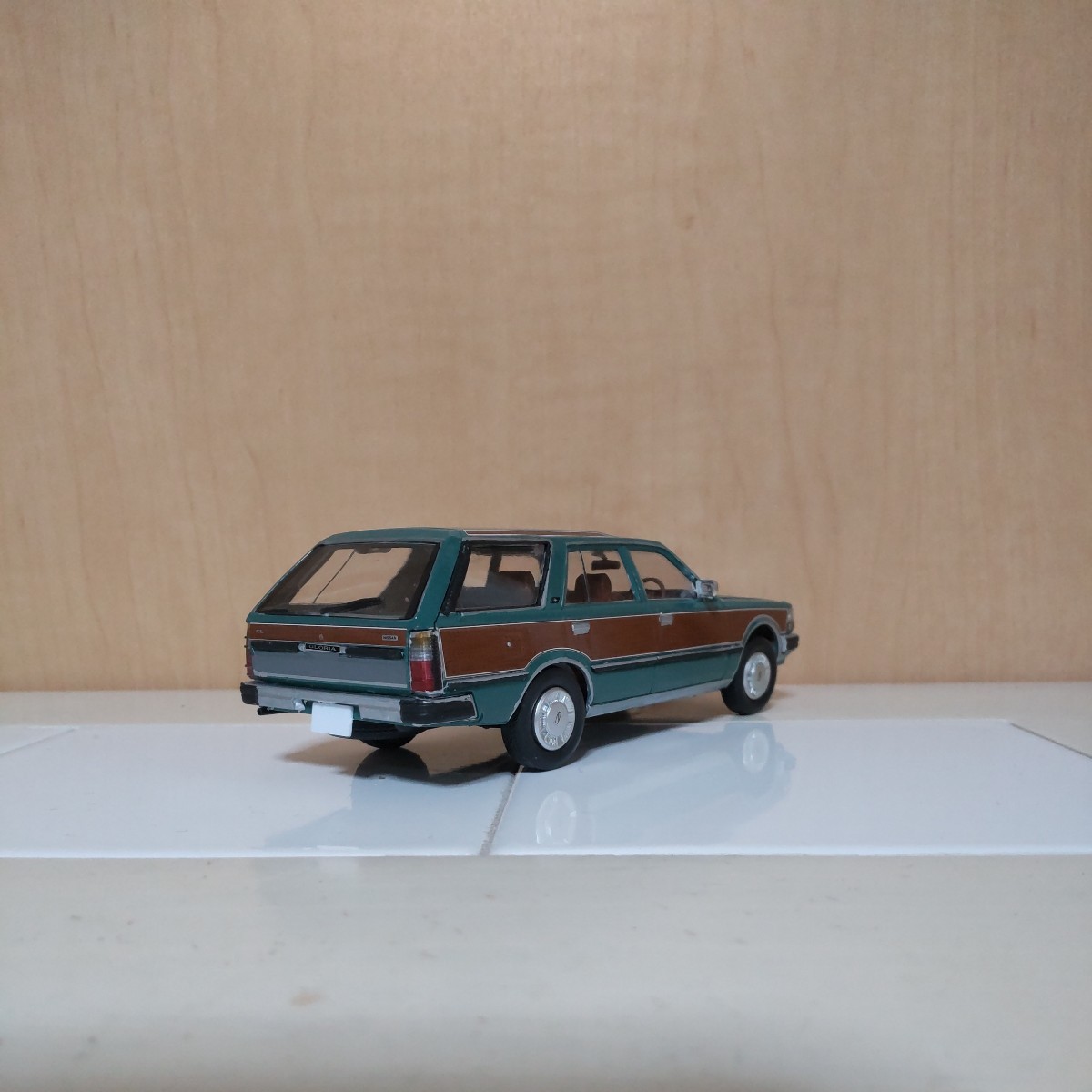 日産グロリアワゴンＹ３０ＧＬプラモデル完成品１／３２_画像4