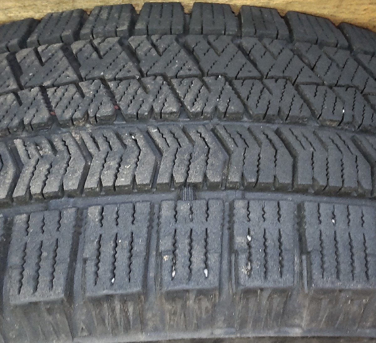 スタッドレス タイヤ 1本 2019年製 175/65R14 82Q BRIDGESTONE BLIZZAK VRX2 6.9 中古_画像7