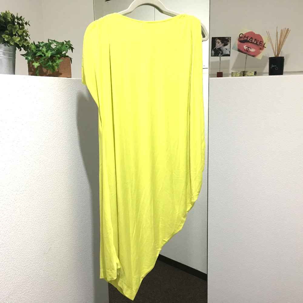新品同様 BCBG ビーシービージーマックスアズリア オフショルタイト ノースリーブワンピース ドレス 黄色 XS_画像2