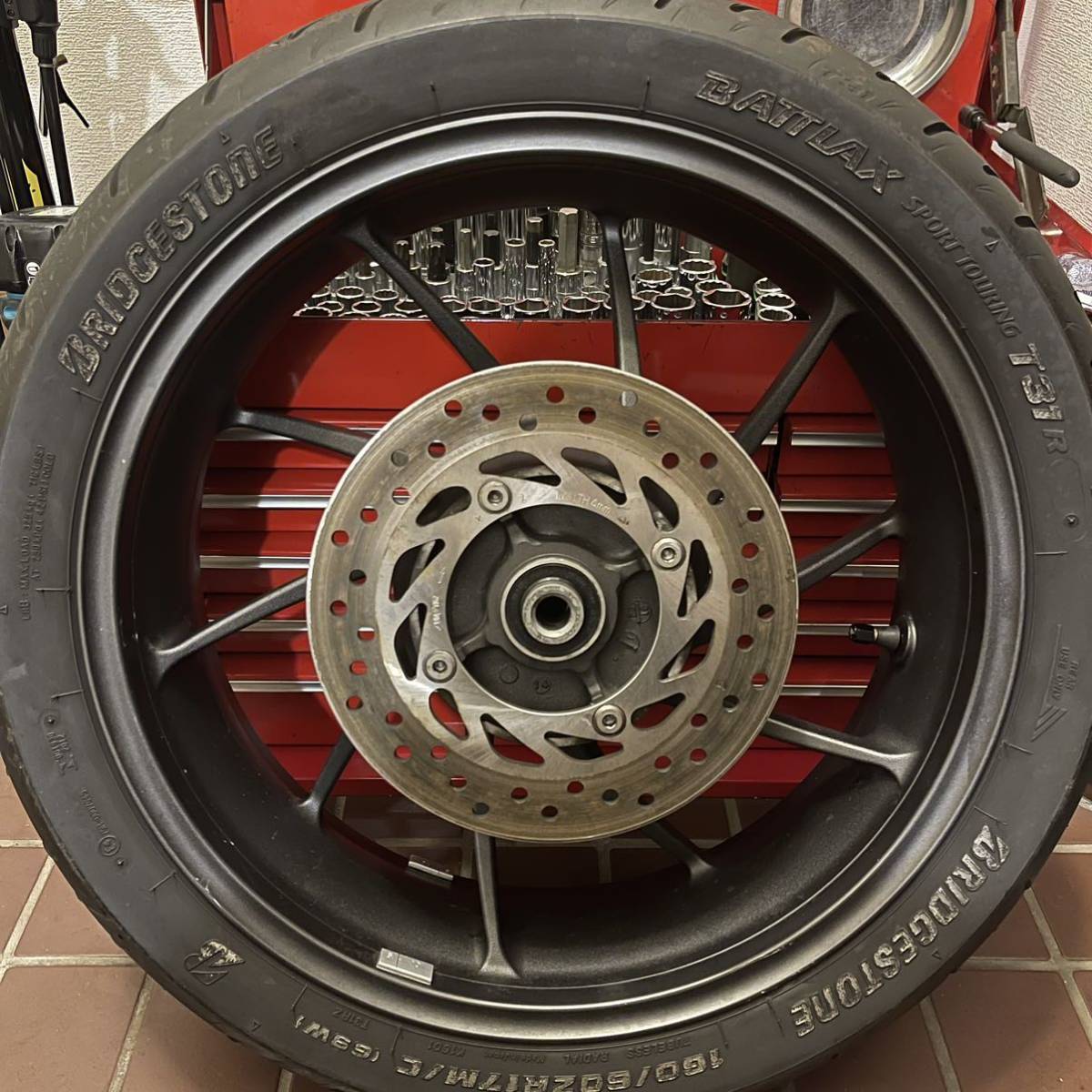 ホンダ CB400SF NC42 純正 リア ホイール タイヤ スプロケ CB ホンダ CB400SF NC42 純正 リア ホイール タイヤ スプロケ CB