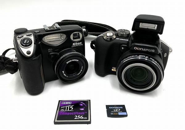 □OLYMPUS オリンパス SP-560UZ ☆動作OK 単三電池付 カード付/Nikon ニコン COOLPIX 5000 クールピクス デジカメ カード付 動作未確認□_画像1