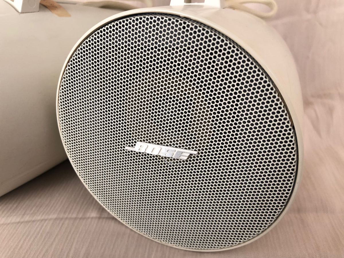 BOSE MODEL 202 レトロスタイル ホーン型 天井/壁付スピーカー BOSE MODEL 202 レトロスタイル ホーン型 天井/壁付スピーカー