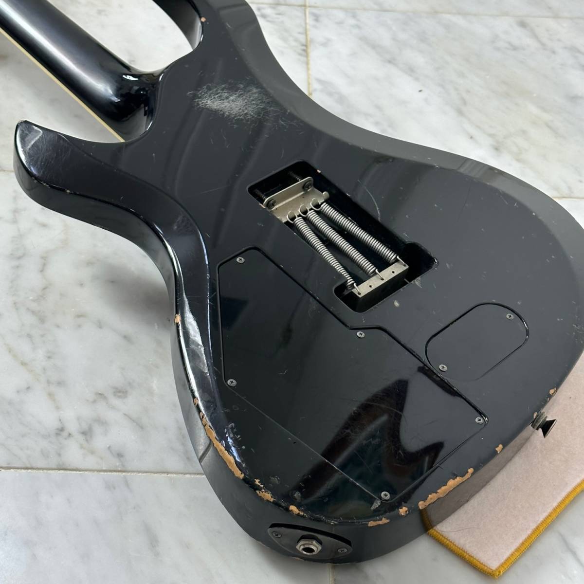 希少 ESP ORDERモデル Ebony スルーネック Floyd Rose ドイツ製 EMG サスティニアック 18V アーム ギグケース付_画像9