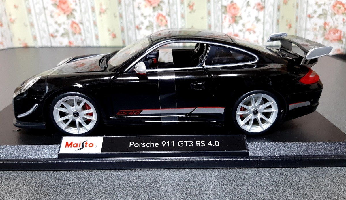 Porsche 911 GT3 RS 4.0 1/18 Maisto 新品未使用_画像2