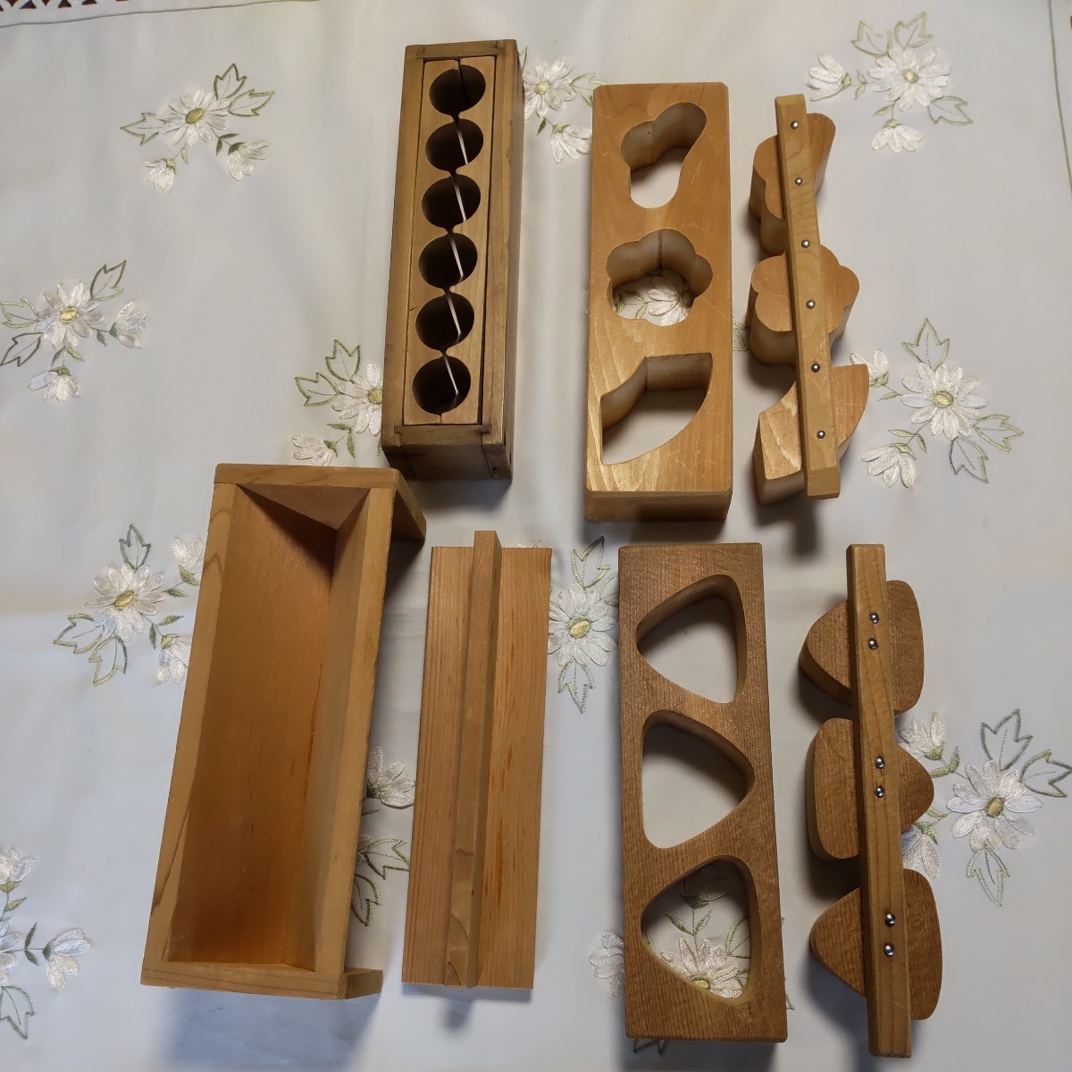 木型　おにぎり型　押し寿司型　菓子型　おむすび型　弁当　木製４個 レトロ　_画像2