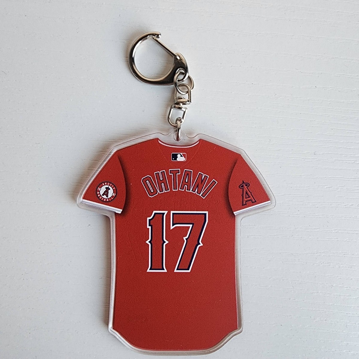 新品　MLB　大谷翔平　ロサンゼルス・エンゼルス　野球　ユニフォームキーホルダー　メジャーリーグ　両面印刷　アクリル　赤　10cm　RED_画像1