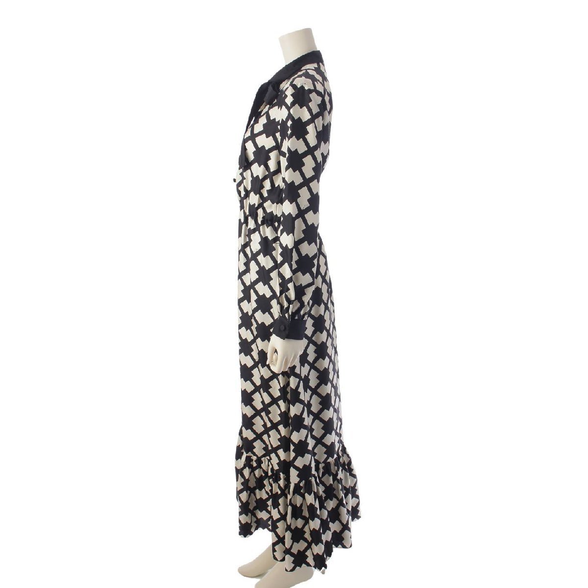 [ Gucci ]Gucci Ran ba style print silk One-piece 734793 black × white 36 [ used ][ regular goods guarantee ]195555