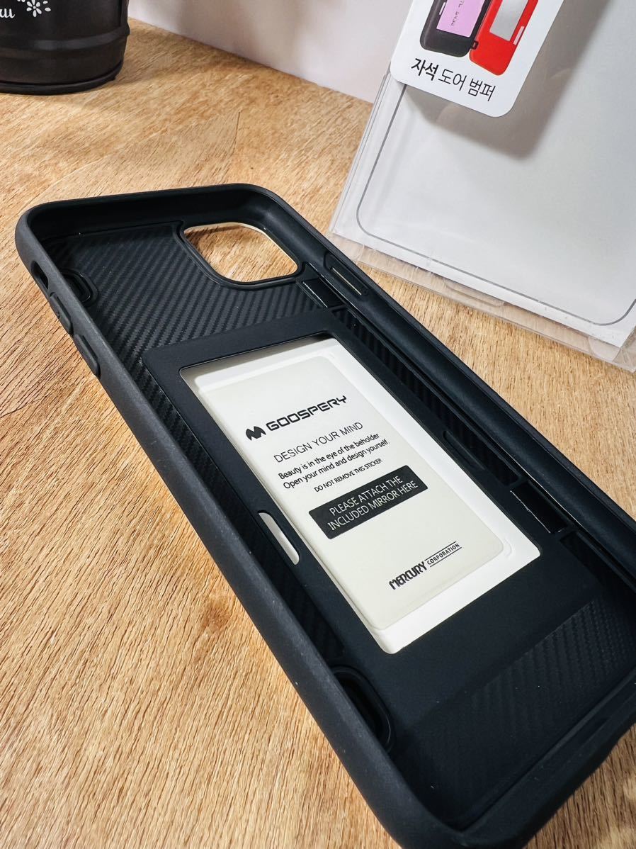 Goospery iPhone 11 Pro Max ケース 背面 カード 収納 マグネット式 バンパー カバー (ホワイト)