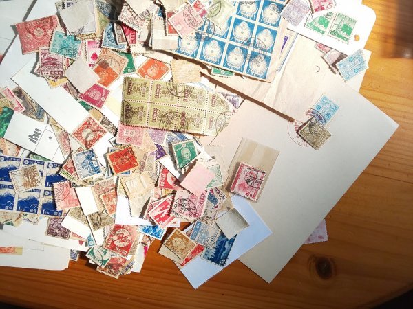 1202F03 日本切手　普通切手　記念切手　年賀　震災切手　文化人切手等　使用済み　約５５６g_画像5