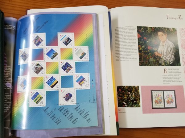 1203Y17 外国切手　1992カナダアルバム　1990オーストラリアアルバム　カナダアート切手シート　計３点まとめ　※写真、下にも掲載　_画像9