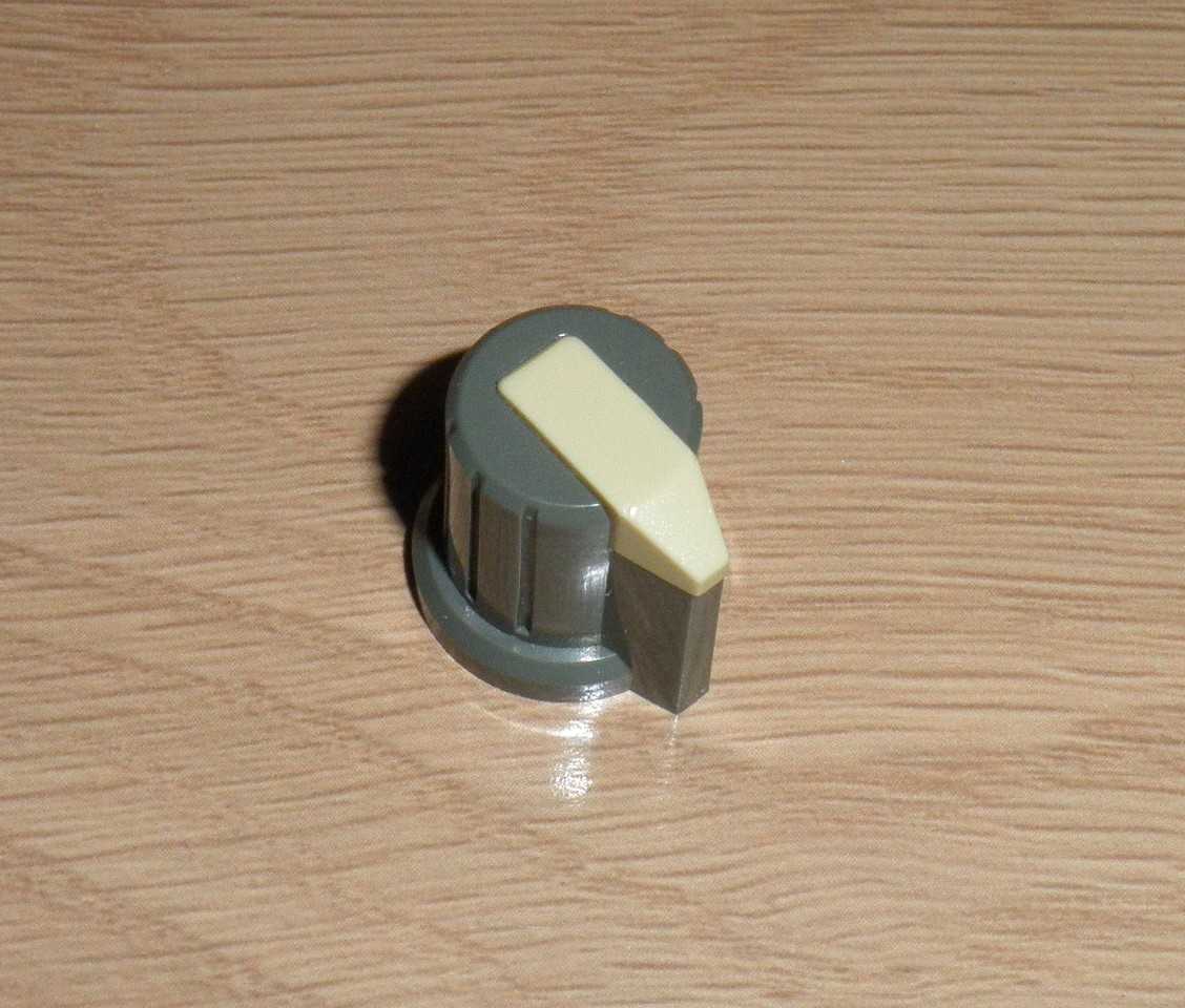 AKAI S1000 S1100 アカイサンプラー　ボリュームノブ　部品　パーツ　VOLUME KNOB_画像1