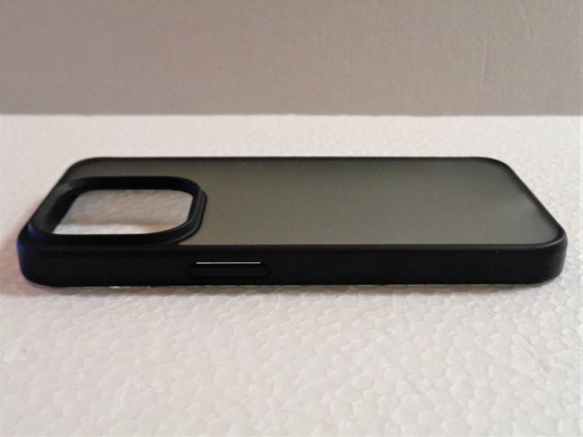 CASEKOO iPhone 15 Pro 用 ケース マットブラック 米軍MIL規格 ワイヤレス充電対応 ステッカー付 スタンド付属 美品 即決価格 送料込み_画像4