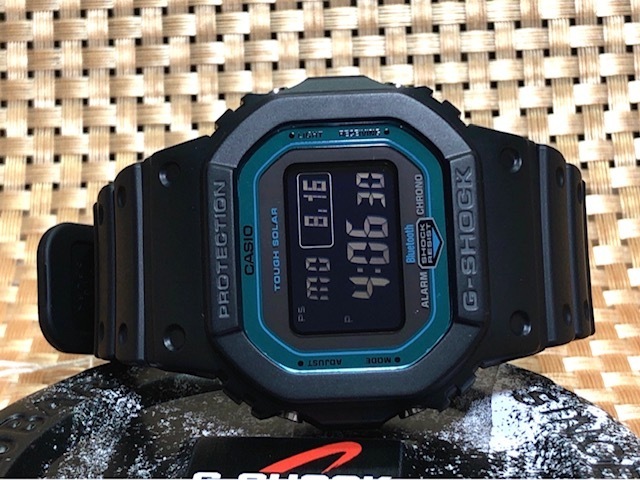新品 CASIO カシオ 正規品 G-SHOCK ジーショック Gショック 腕時計 ブラック ブルー ソーラー デジタル 多機能腕時計 防水 GW-B5600-2_画像7