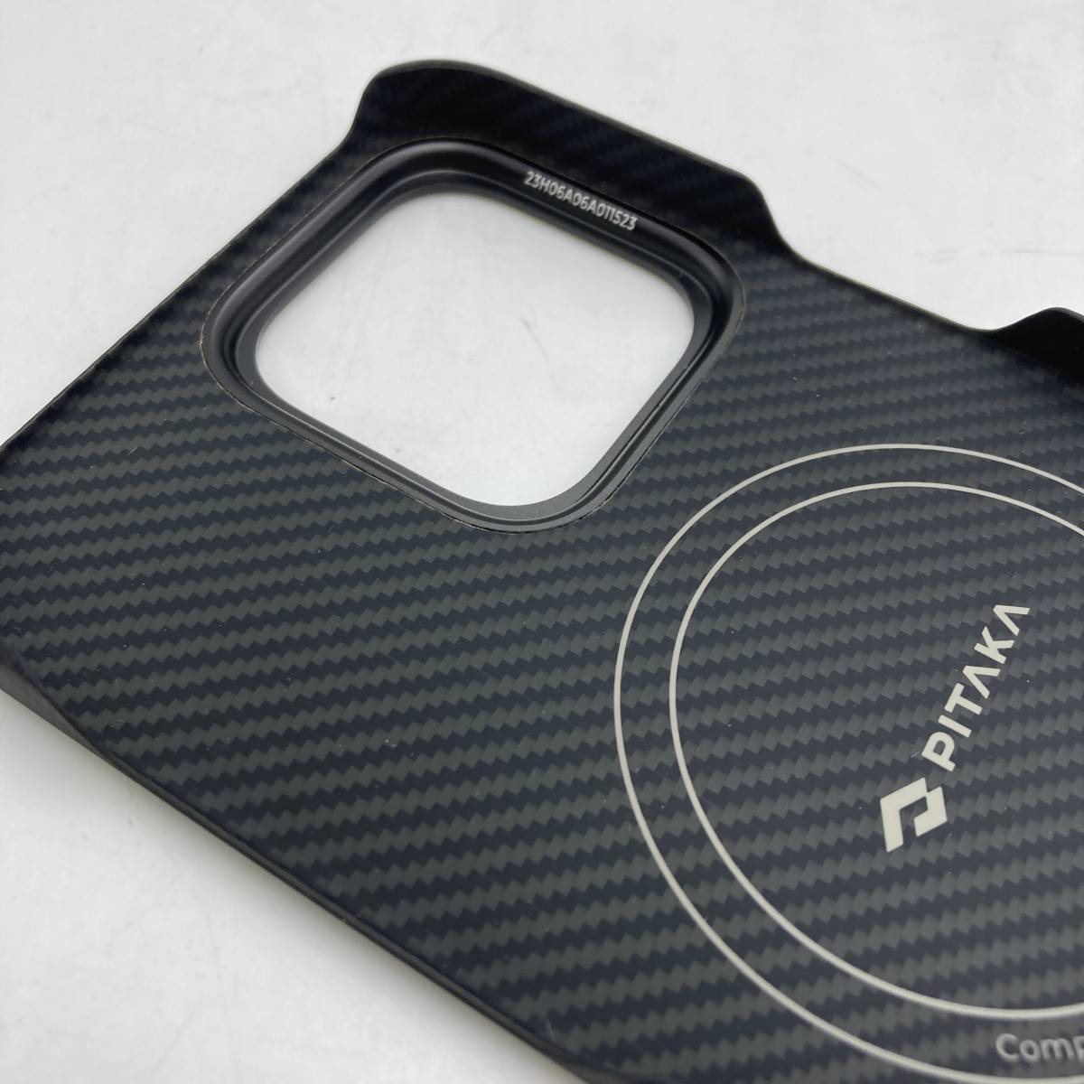 【美品】PITAKA iPhone15proMax ケース 浮織600Dアラミド繊維製 MagSafe対応 MagEZ Case 4/Y14078-P2の画像8