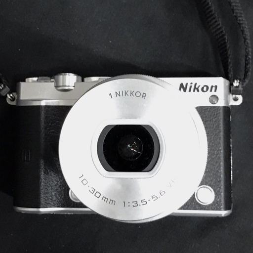 Nikon 1 J5 1 NIKKOR 10-30mm 1:3.5-5.6 VR 18.5mm 1:1.8 ミラーレス一眼 カメラ QR124-164_画像2