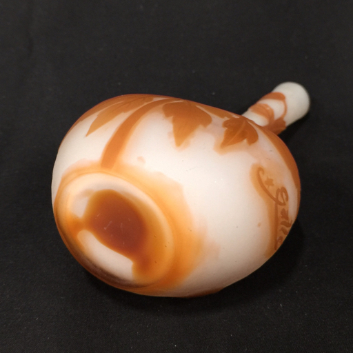 ガレ スターガレ 1904-1906 一輪挿し 高さ約6.5cm 最大幅約8cm ガレ スターガレ 1904-1906 一輪挿し 高さ約6.5cm 最大幅約8cm