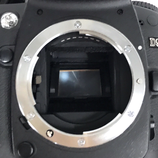 Nikon D90 AF-S DX NIKKOR 18-200mm 1:3.5-5.6 G ED VR デジタル一眼レフ カメラ ブラック 動作確認済み_画像2
