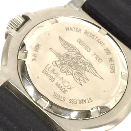ルミノックス シリーズ7100 デイト クォーツ 腕時計 稼働品 200m ボーイズサイズ ファッション小物 LUMINOX A10000_画像2
