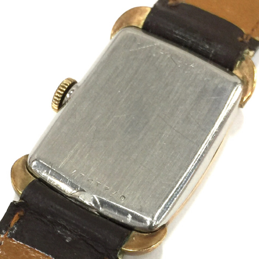 ブローバ スモセコ スモールセコンド 手巻き 機械式 腕時計 シルバーカラー文字盤 スクエアフェイス BULOVA_画像2