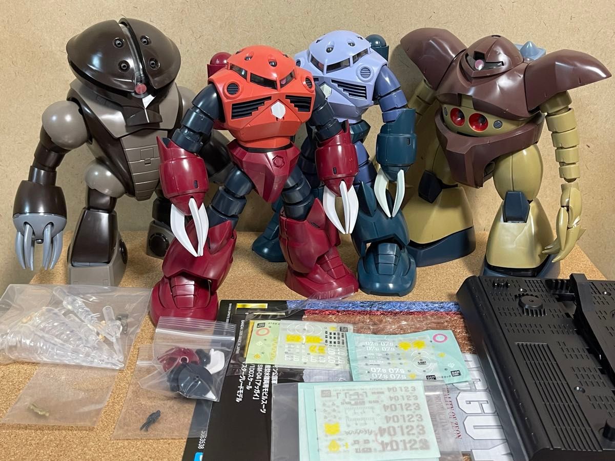 MG シャア専用 量産型 ズゴック アッガイ ゴッグ 素組完成品 4点 MG シャア専用 量産型 ズゴック アッガイ ゴッグ 素組完成品 4点