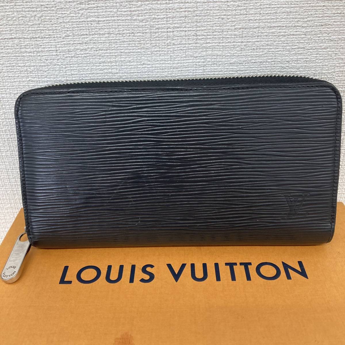 Louis Vuitton　ルイヴィトン　ジッピーウォレット　M6007N　長財布　黒　エピ