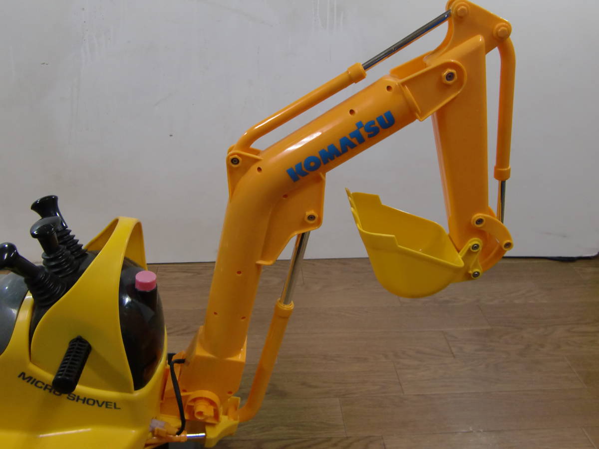 ☆動く鳴るキック乗用玩具KOMATU MIKURO SHOVEL　PC-01　中古品