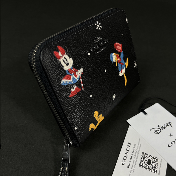 【COACH 本物 新品 コーチUSAアウトレット正規品】COACH X DISNEY コラボ ホリデー ミッキーマウス 二つ折り財布 財布 CN028 新作_画像4