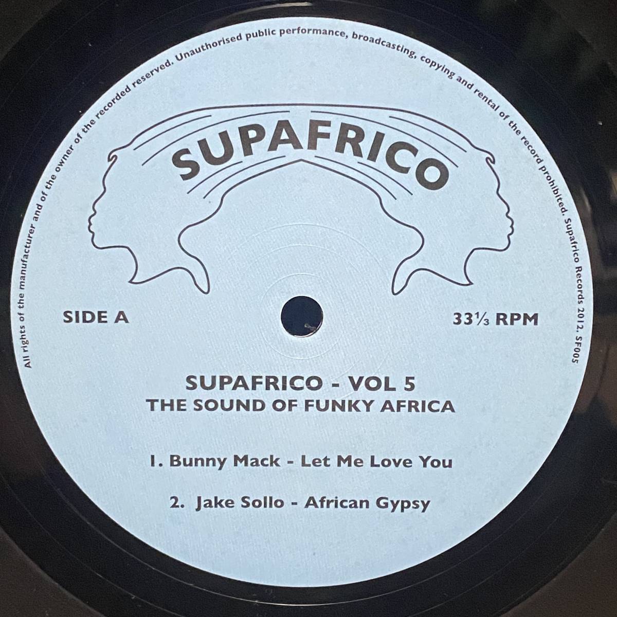 12inch/アフリカンブギーコンピ！SUPAFRICO VOL.5/THE SOUND OF FUNKY AFRICA/BUNNY MACK/LET ME LOVE YOU/JAKE SOLLO/ナイジェリア_画像1