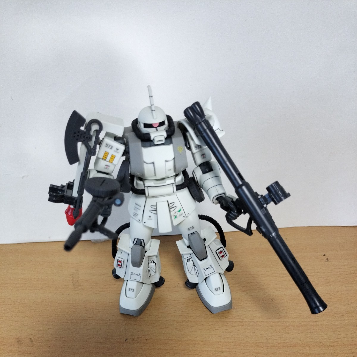 HGUC 1/144 MS-06R1A シン・マツナガ専用 高機動ザクR-1A 塗装 完成品 ガンダム ジャンク ガンプラ HG フィギュア 素組 白狼 ドズル ガトー_画像4