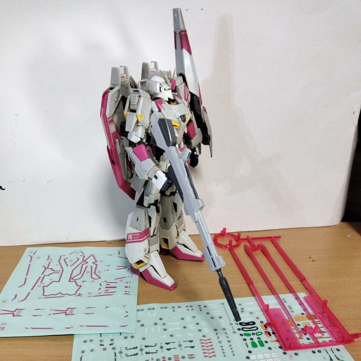 RG 1/144 ゼータガンダム 3号機 MSZ-006-3 プレバン 限定 アムロカラー 完成品 フィギュア 百式 Zガンダム エゥーゴ ジャンク ガンプラ ZZ_画像9