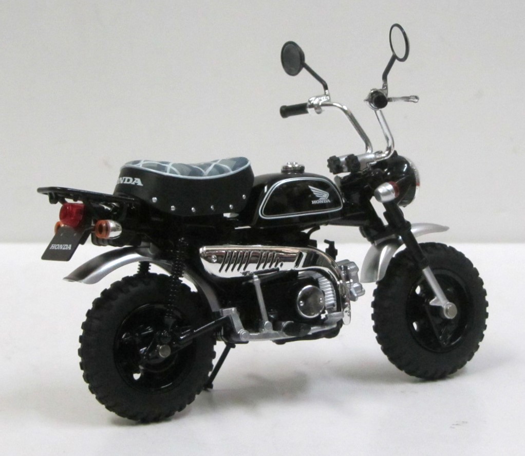 【アオシマ】1/12 ホンダ モンキー リミテッド 2009年以降のインジェクション仕様モデル ブラック（ 商品№ 111260)の完成バイク