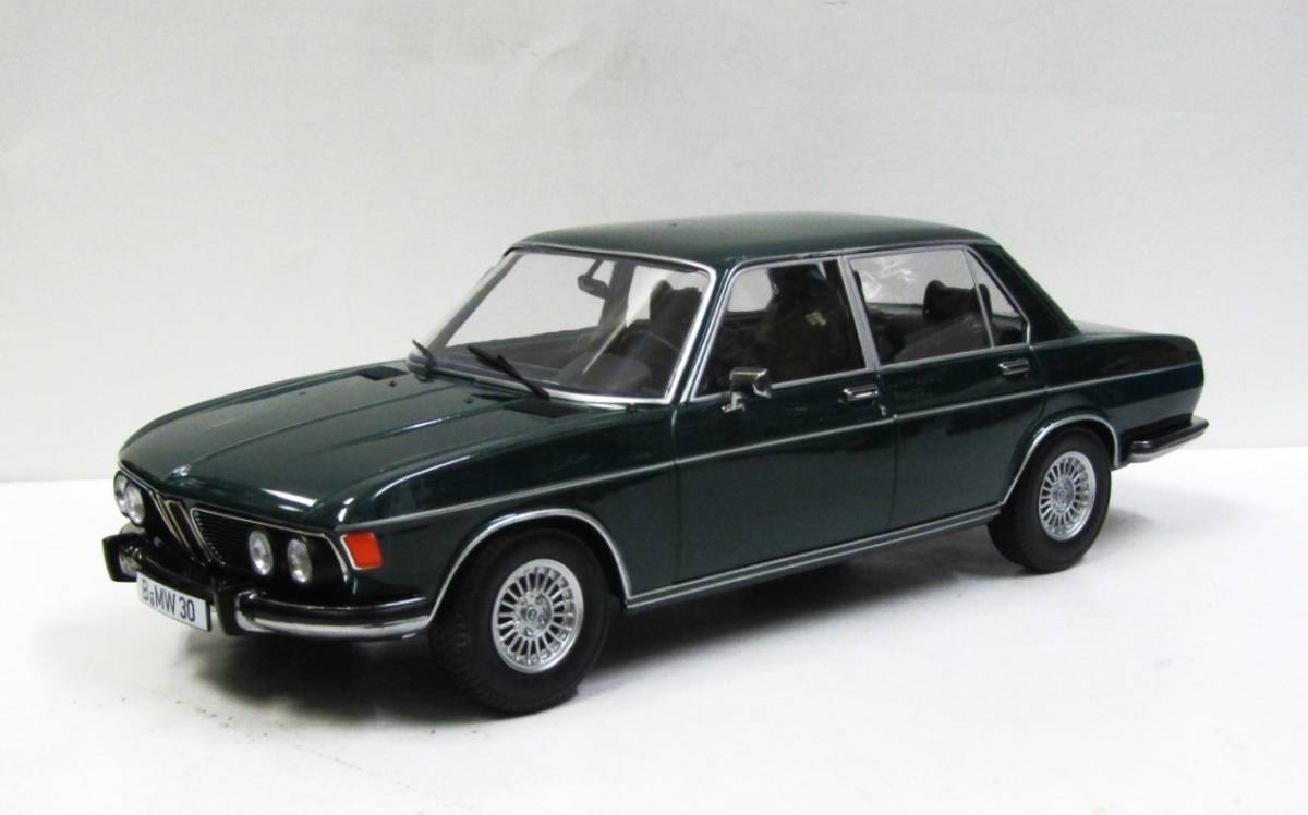 【KKスケール】1/18 BMW 3.0S E3 Mk.Ⅱ 4ドアセダン 1971年 グリーンメタリック (商品№ KKDC180405)ダイキャスト製ミニカー 並行輸入品_車体長：約260mm(26cm)