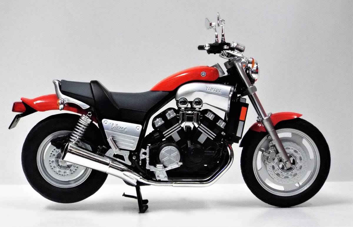 【アオシマ】1/12 ヤマハ Vmax 1200 1985～2007年レッド（ 商品№ 109618)の完成バイクモデルの画像5