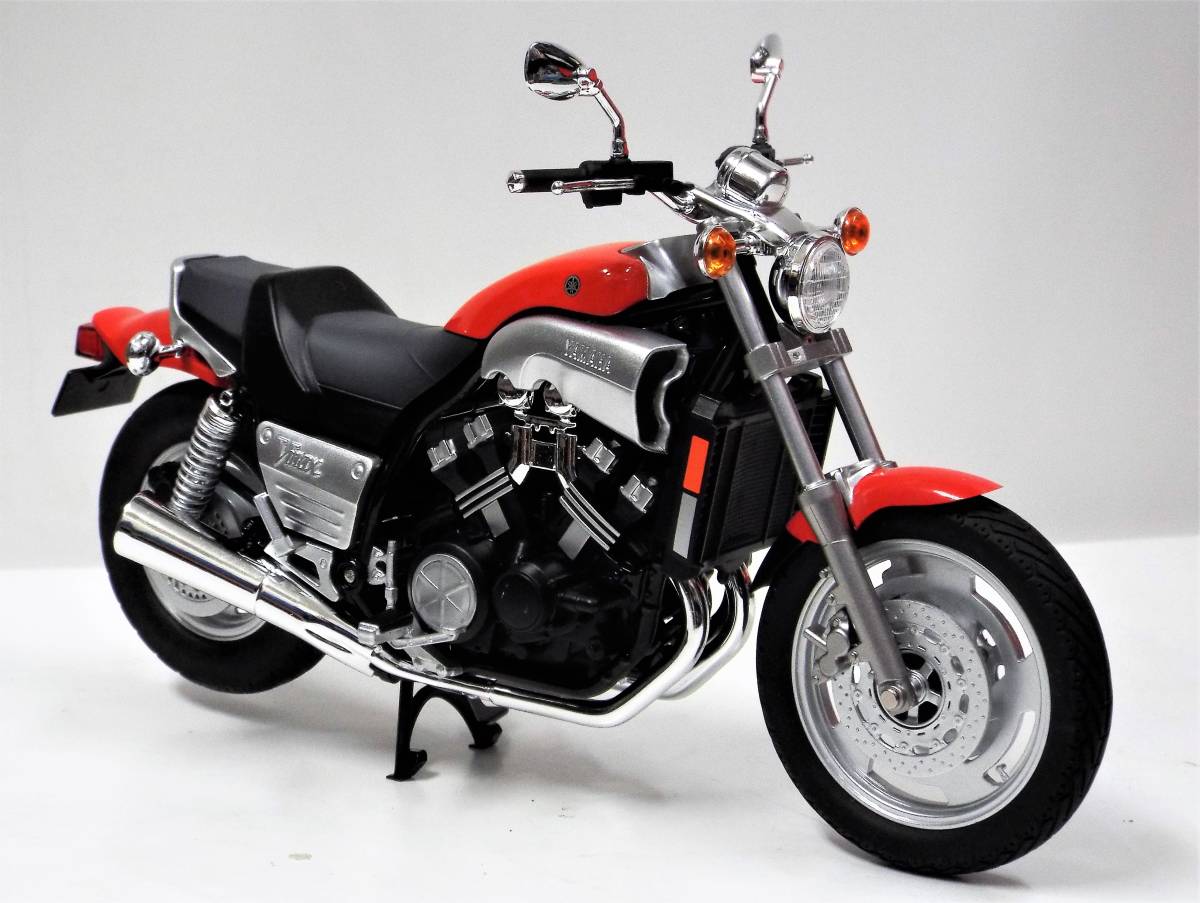 【アオシマ】1/12 ヤマハ Vmax 1200 1985～2007年レッド（ 商品№ 109618)の完成バイクモデルの画像2