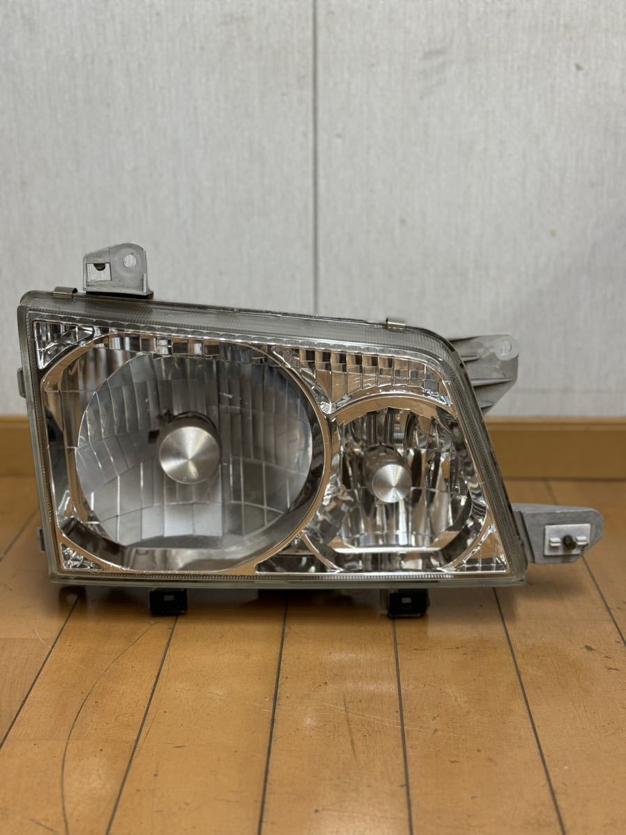 マツダ　タイタン　ヘッドランプ右 KOITO 100-61569 トラック用電球付きクリップOK MAZDA TITAN TRUCK RIGHT HEADLIGHT_画像8