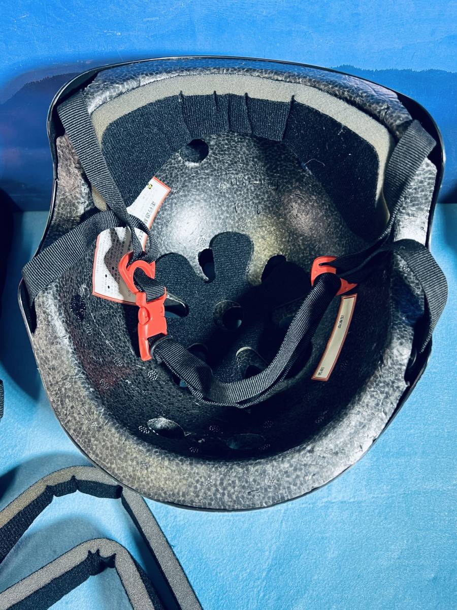 SG基準合格 【ジュニアスポーツヘルメット プロテクター デラックス セット】 安全 サイズ調整可能 自転車 セーフティ 訳有り こども 子供_画像2