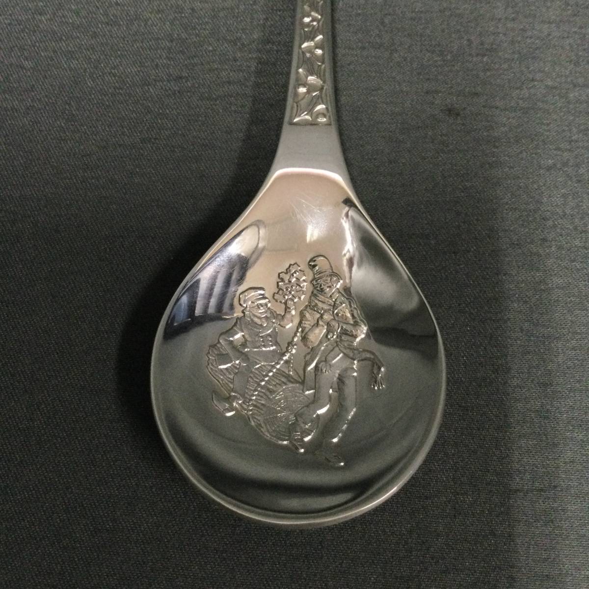 051218 GZ-04408 銀食器　スプーン　カトラリー　1997年度クリスマススプーン　シルバー　ホールマークあり　重量：29.4ｇ　USED品