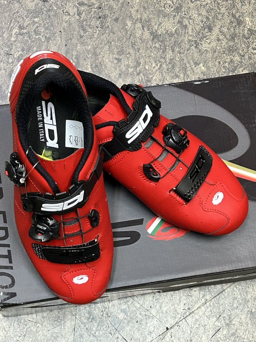 送料込 定価45000円 新品 箱入 自転車用ビンディングシューズ 送料込 定価45000円 新品 箱入 自転車用ビンディングシューズ