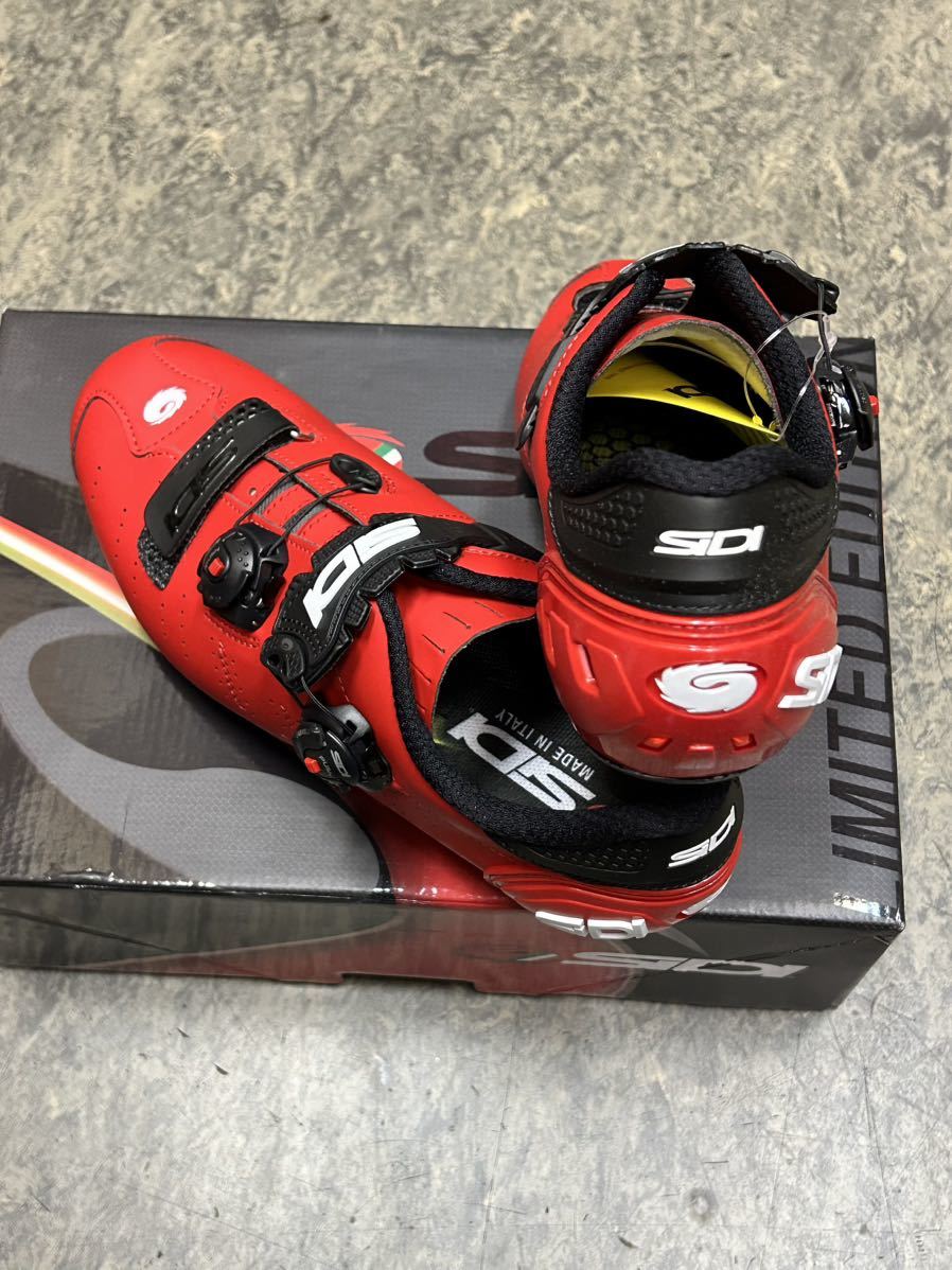 送料込 定価45000円 新品 箱入 自転車用ビンディングシューズ 送料込 定価45000円 新品 箱入 自転車用ビンディングシューズ
