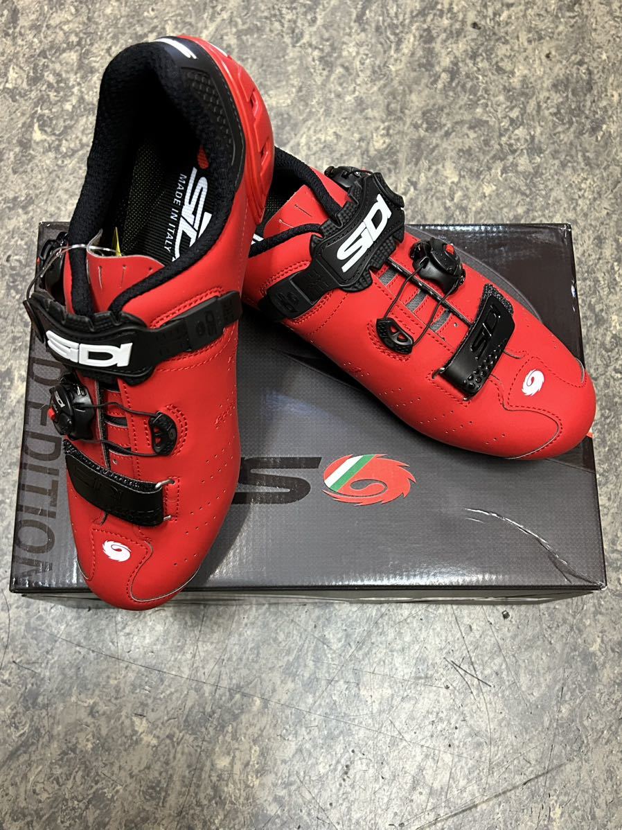 送料込 定価45000円 新品 箱入 自転車用ビンディングシューズ 送料込 定価45000円 新品 箱入 自転車用ビンディングシューズ