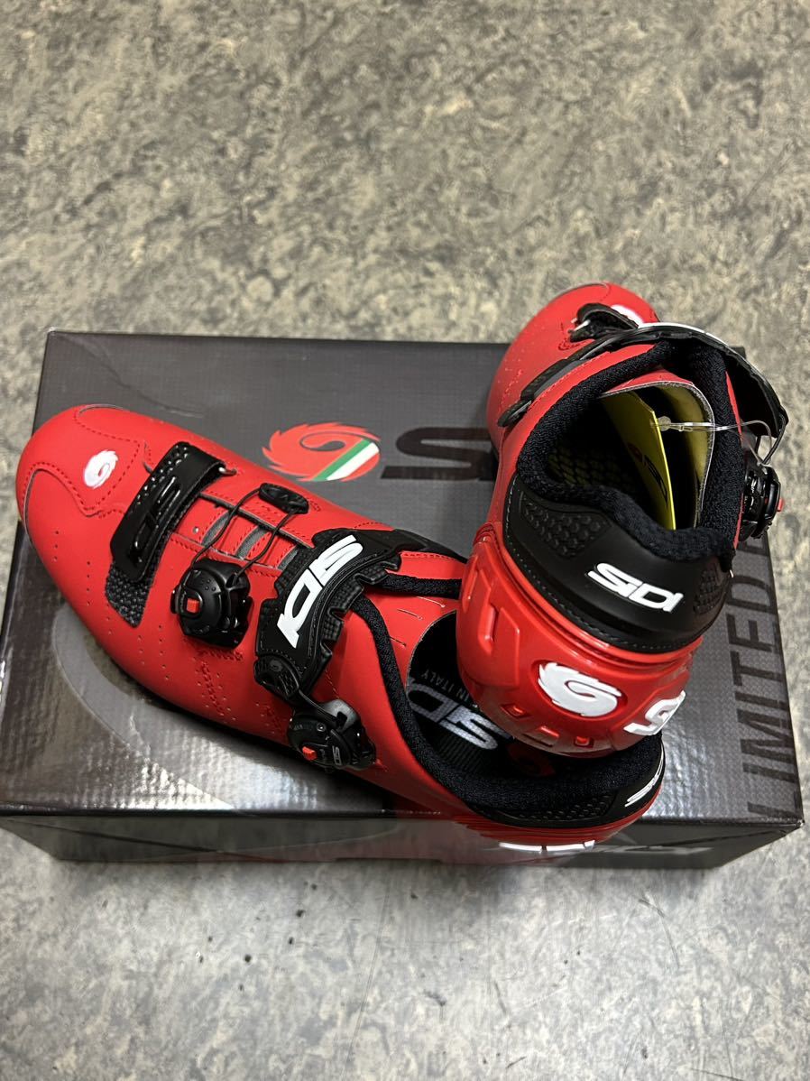 送料込 定価45000円 新品 箱入 自転車用ビンディングシューズ 送料込 定価45000円 新品 箱入 自転車用ビンディングシューズ