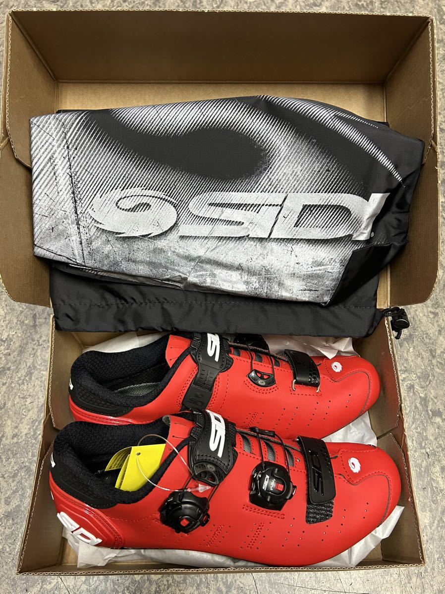 送料込 定価45000円 新品 箱入 自転車用ビンディングシューズ 送料込 定価45000円 新品 箱入 自転車用ビンディングシューズ