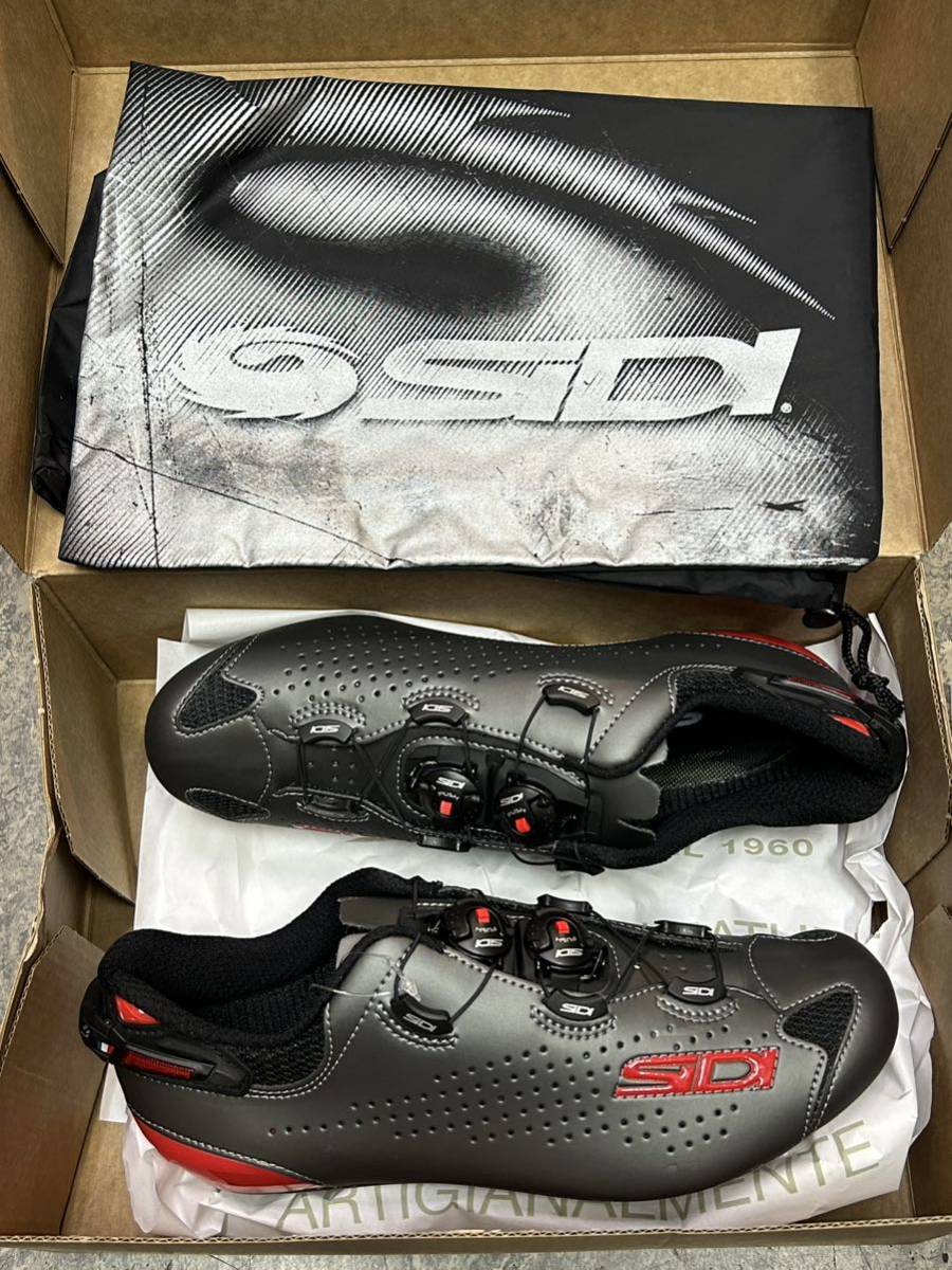 送料込 定価57000円 新品 箱入 自転車用ビンディングシューズ 送料込 定価57000円 新品 箱入 自転車用ビンディングシューズ