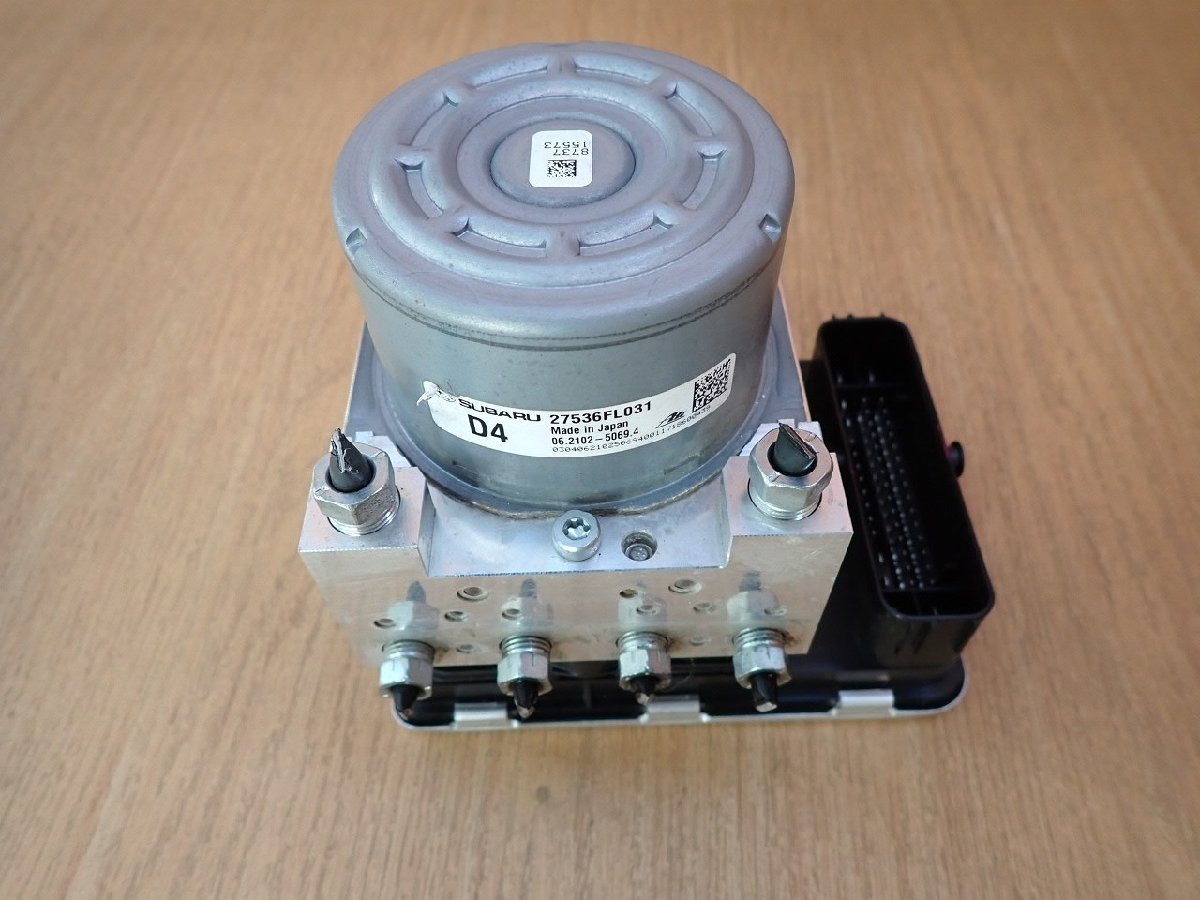 H29 インプレッサＧ４ GK2 ABSアクチュエーター/ABSコントロールユニット/ABSセンサー_画像3