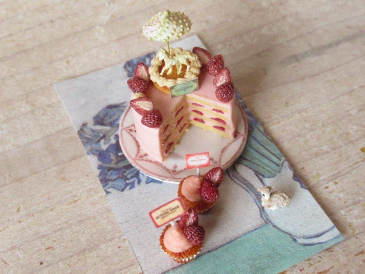 羊　メリーゴーランドのいちごショートケーキset ミニチュアフード ドールハウス ハンドメイド 樹脂粘土 _画像1