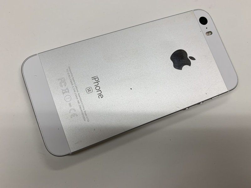 DZ725 SIMフリー iPhoneSE 第1世代 シルバー 64GB_画像2