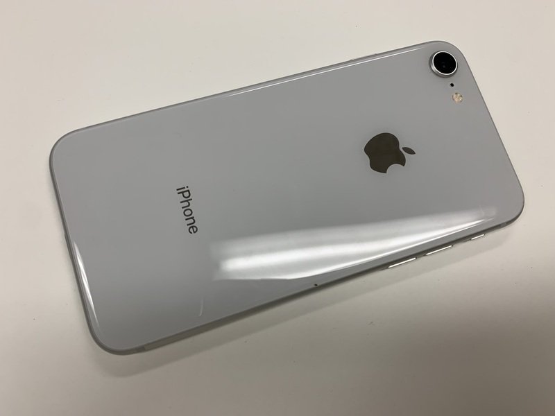 JA126 SIMフリー iPhone8 シルバー 64GB_画像2