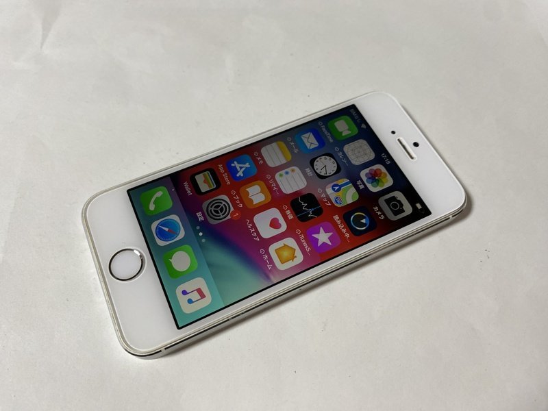 ID552 docomo iPhone5s 16GB ジャンク シルバー ロックOFF_画像1